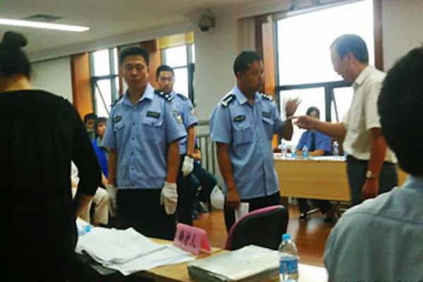 Court in China Adjourns With Lawyer Being Beaten