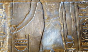 Chinese Tourists Get Etiquette 101 Lessons