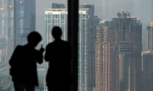 China Billionaires Exceed 300, Setting New Record