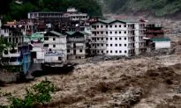 Indian Professor Stops Drinking Water to Save Ganges River