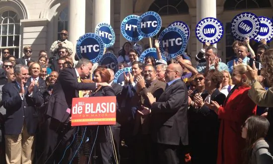 Quinn Endorses De Blasio