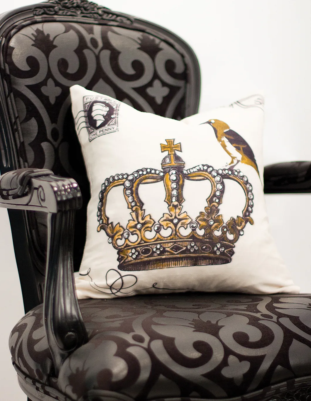 Embellished accent pillow (CHT Media)