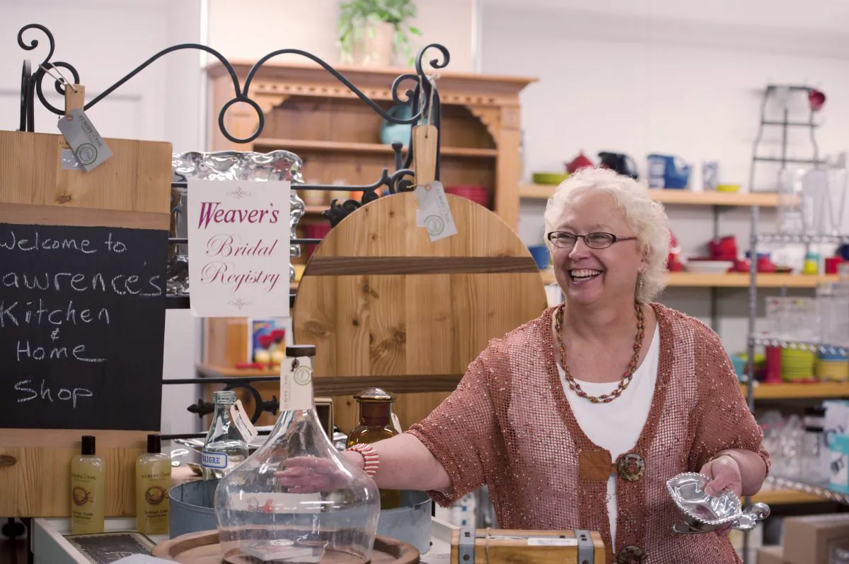 Jo Haehl, home wares manager at Weaver's Department Store in Lawrence, Kan., is an expert in retail advice. (Cat Rooney/Epoch Times)
