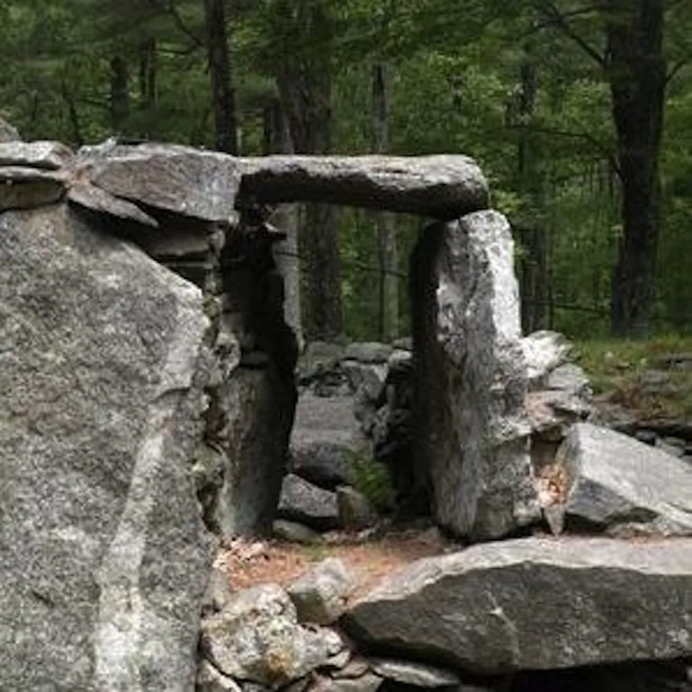 Known as America's Stonehenge the site is home to the oldest megalithic ruins in America. Just who build and inhabited these ruins remain unknown. (ViaSia/BlogSpot)