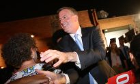 De Blasio Leads Democrats, Runoff Possible