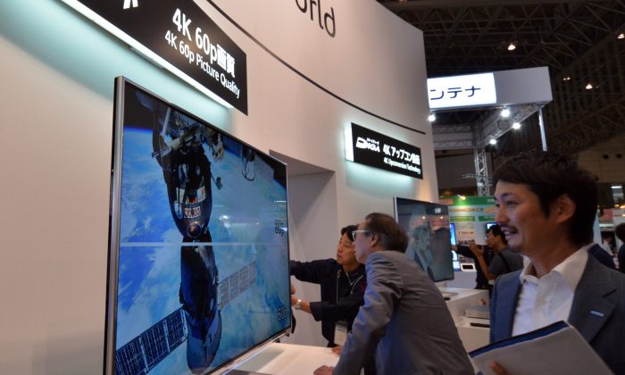 Japan's electronics giant Panasonic displays the high resolution LCD 4K television set 'Viera' at the Ceatec electronics trade show in Chiba, Tokyo, Oct.1. (YOSHIKAZU TSUNO/AFP/Getty Images)