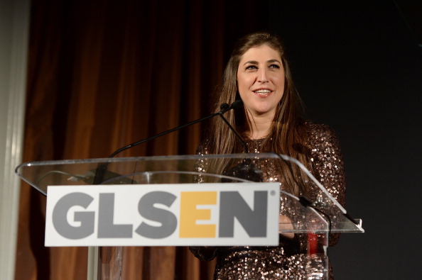 Actress Mayim Bialik attends the 9th Annual GLSEN Respect Awards at Beverly Hills Hotel on October 18, 2013 in Beverly Hills, California. (Photo by Jason Kempin/Getty Images for GLSEN)