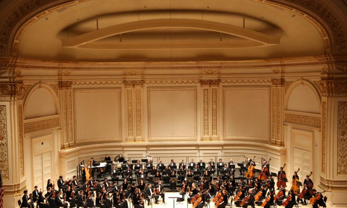 Architect Says Shen Yun Symphony Orchestra Is Powerful And Soothing 