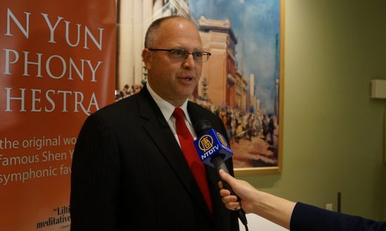 Executive Transported to Heavenly Place by Music of Shen Yun Symphony Orchestra