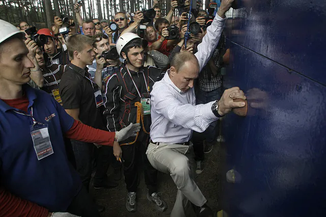 President Putin Climbing a Wall (Cea)