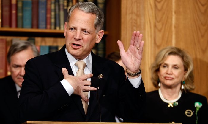 Rep. Steve Israel (D-N.Y.) (L) and Carolyn Maloney (D-N.Y.) at a news conference at the U.S. Capitol, March 17, 2009. (Chip Somodevilla/Getty Images)