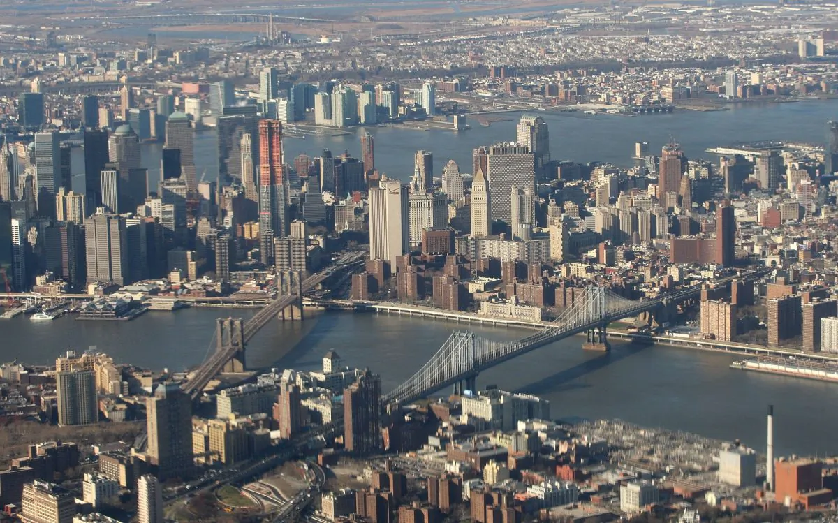 The Brooklyn Bridge (L) and the Manhattan Bridge (R) along with lower Manhattan, Dec. 15, 2009 in New York. (Bruce Bennett/Getty Images)