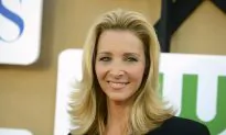Lisa Kudrow Says ‘Friends’ Cast Still Earns Millions Annually in Residuals Decades After Finale