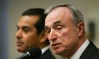 Bill de Blasio Denies Bill Bratton Selected Police Commissioner