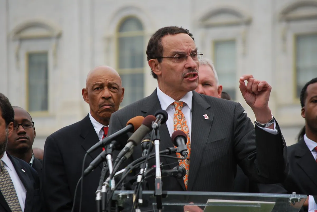 District of Columbia Mayor Vincent Gray calls on Congress to grant the District exemption from the Government shutdown so that the city may fund public services including the Metro and Medicaid service provideers. (Ron Dory/The Epoch Times)
