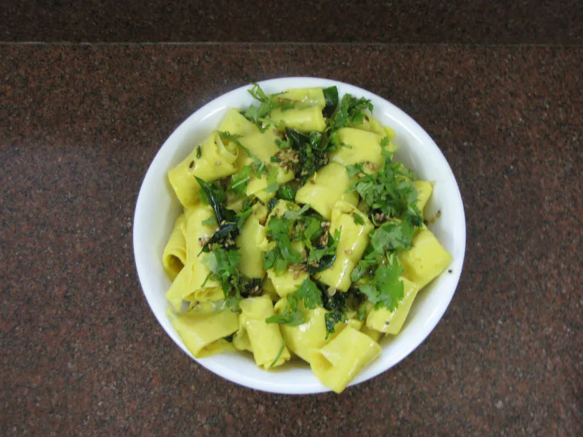 Khandavi (Savory Snack) is a very delicious Indian food. It comes from Gujarat region of the country. (Epoch Times)