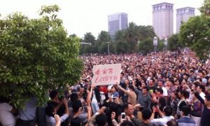 Over 10,000 Protest Botched Flood Response in China