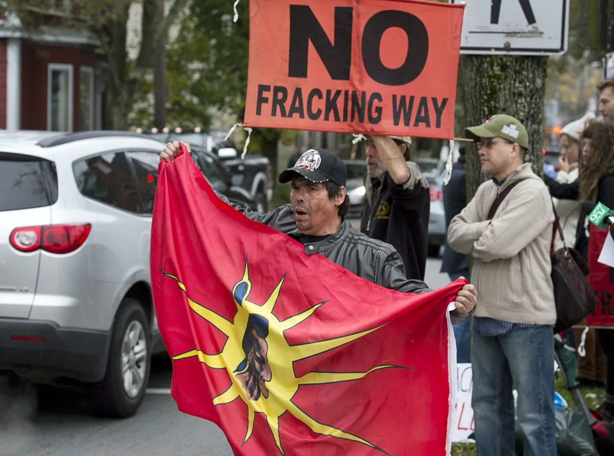 Demonstrators rally in Halifax on Oct.18, 2013, against possible plans to proceed with shale gas development in eastern New Brunswick. Energy union Unifor is calling for a national moratorium on fracking given the wide-ranging health and environmental concerns around the technology. (The Canadian Press/Andrew Vaughan)