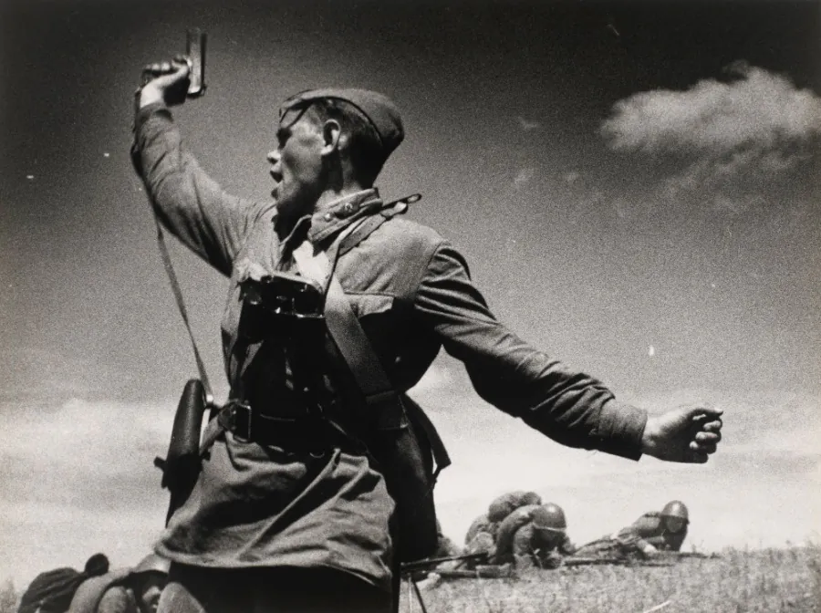 “Battalion Commander,” no date. Max Alpert (Russian, 1899–1980). (The Museum of Fine Arts, Houston © ITAR-TASS)
