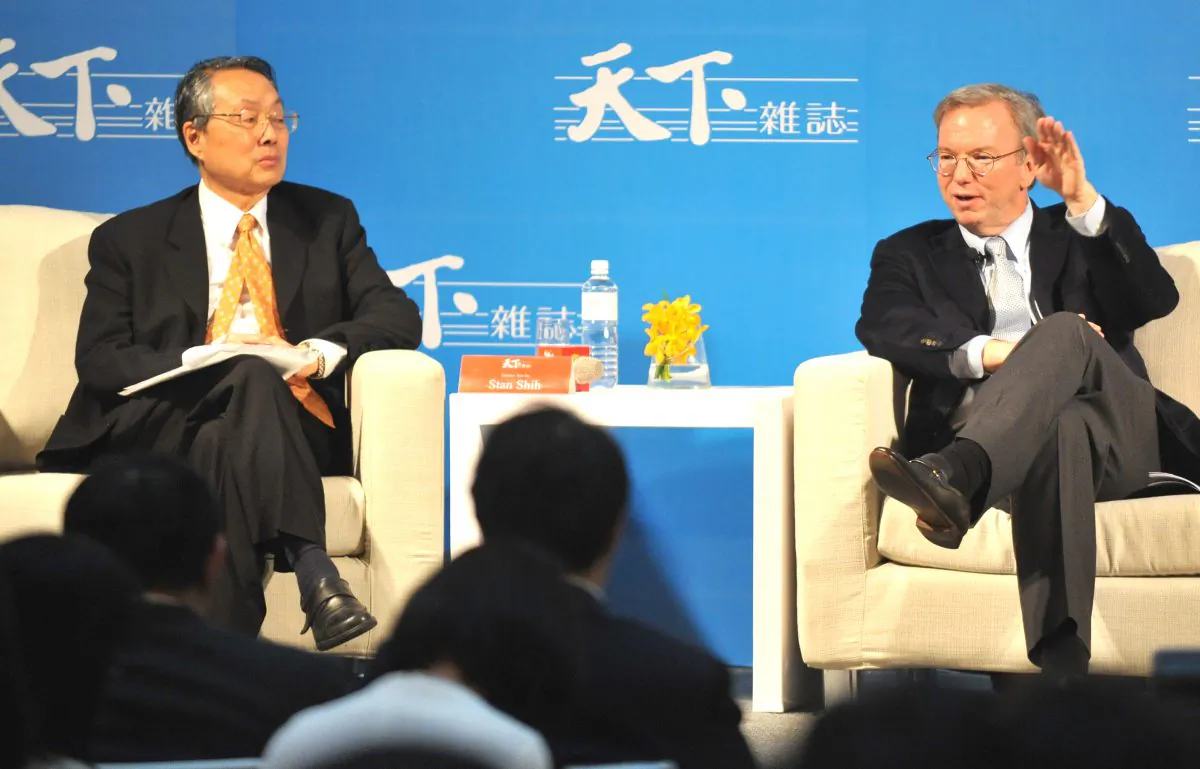 Google executive chairman Eric Schmidt (R) and Stan Shih (L), Acer founder, attend a forum in Taipei, Nov. 9, 2011. (Patrick Lin/Getty Images)