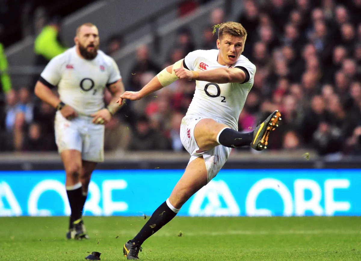 Fly-half Owen Farrell kicks a penalty for England to take a 22-20 lead over the All Blacks at Twickenham Stadium on Nov 16, 2013. New Zealand won the match 30-22. (GLYN KIRK/AFP/Getty Images)
