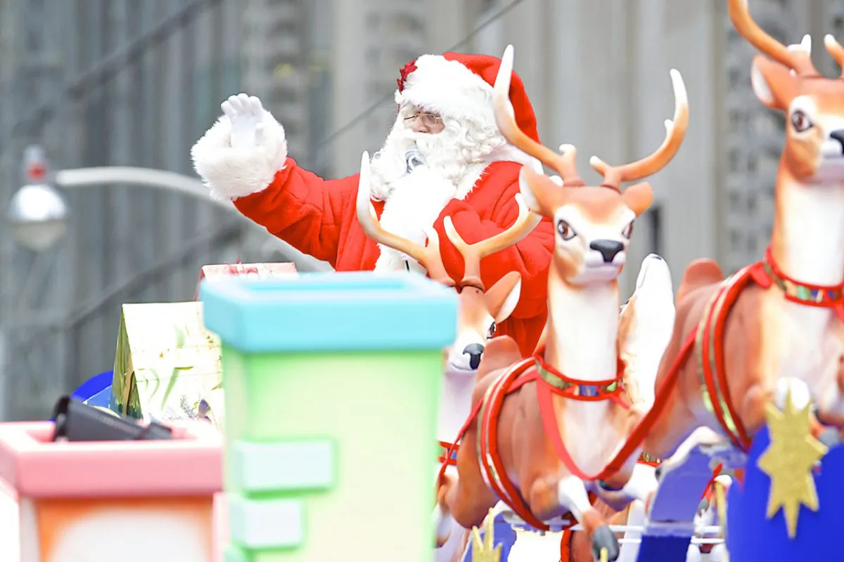 Toronto Santa Claus Parade 2013 (DQC Photo)