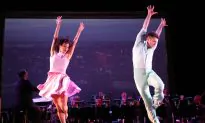 Theater Review: ‘A Bed and a Chair: A New York Love Affair’