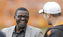 NFL Hall of Famer Michael Irvin ‘Baffled’ After Being Pulled From Super Bowl Coverage