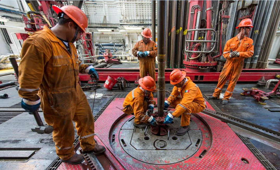 A file photo of workers at Mexico's state-owned oil company PEMEX, in the Gulf of Mexico on Aug. 30, 2013. (Omar Torres/AFP/Getty Images)