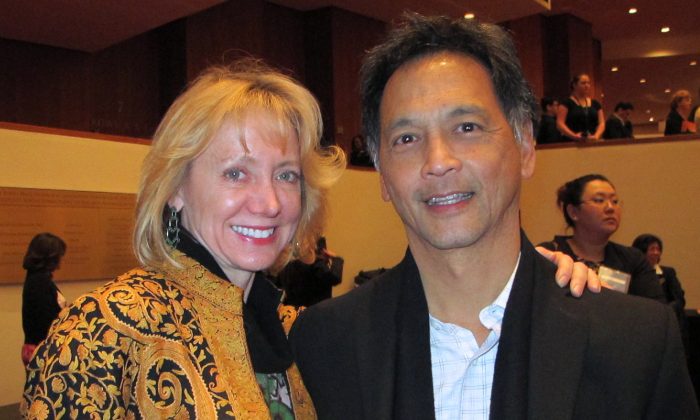 Amegy VP: Shen Yun Uplifting From Beginning to End