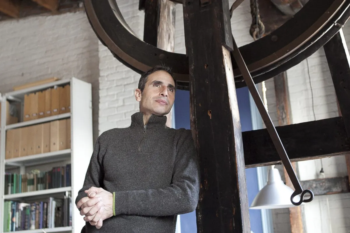 Marco Pasanella next to the hoist in his apartment, in South Street Seaport, Lower Manhattan, New York, Dec. 2, 2013. (Samira Bouaou/Epoch Times)