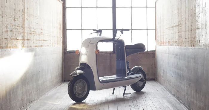 Kubo, an electric scooter with a 22-inch square storage space. (Courtesy of Lit Motors)