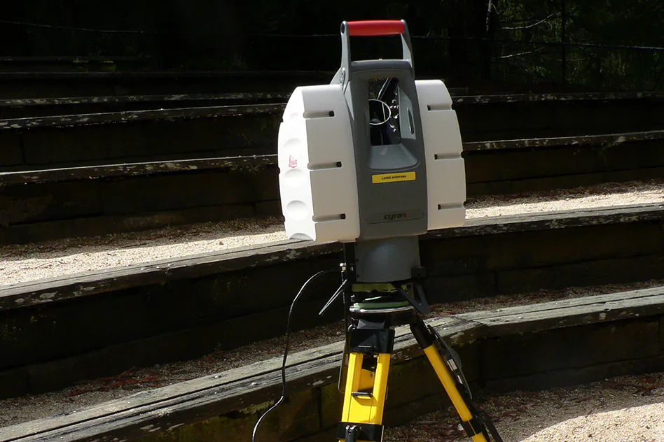 A conventional lidar scanner, which detects photons to gauge depth. MIT researchers have developed a imaging algorithm that can process the lidar data into high-resolution images. (David Monniaux/Wikimedia Commons)