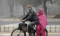 Delhi’s Old Buses as Poor People’s Winter Shelters