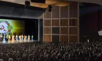 Shen Yun ‘Astounding,’ Says Author
