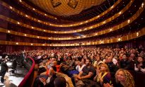 Mainland Chinese Enjoy ‘True Culture’ in Shen Yun