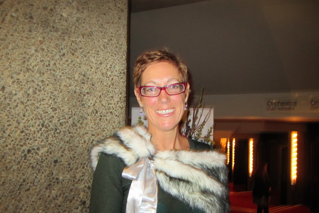  Erika Ferrarin enjoyed Shen Yun Performing Arts at the National Arts Centre in Ottawa on Jan. 3, 2014. The former dancer especially praised the synchronization of the dances and the calibre of dancers performing the difficult and complex movements of classical Chinese dance. (Courtesy of NTD Television) 