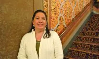 Shen Yun’s Music Graces Knoxville Marketing Director