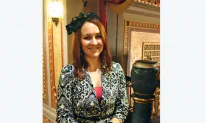 Art Lover Amazed by Shen Yun
