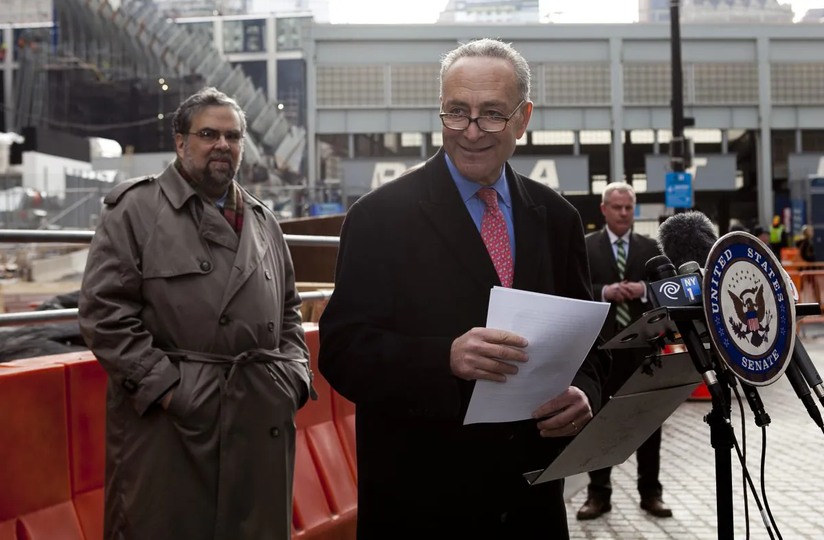 Sen. Charles Schumer announces the securing of $340 million in federal bonds for financing of World Trade Center 3 construction, in Downtown Manhattan, New York, Jan. 13, 2014. (Samira Bouaou/Epoch Times)