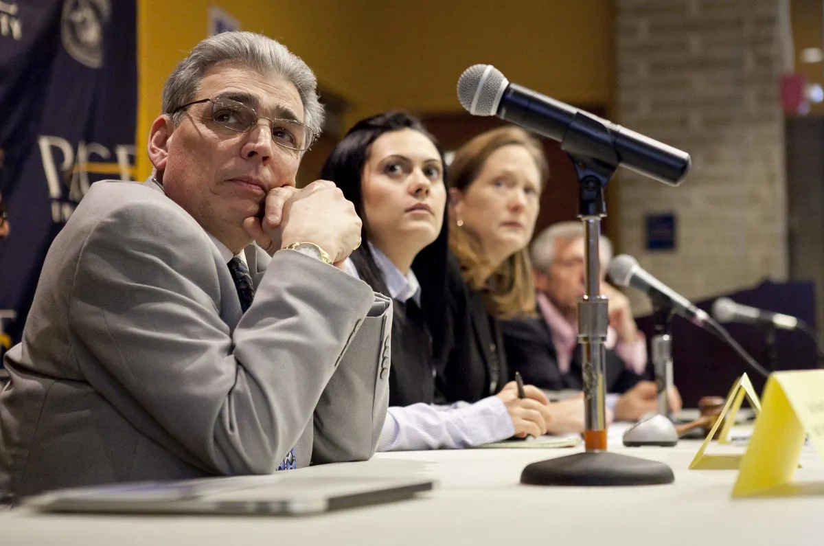 Stakeholders attend a Community Board 1 meeting, where future changes at the South Street Seaport were discussed, in Lower Manhattan, New York, Jan. 14, 2014. (Samira Bouaou/Epoch Times)