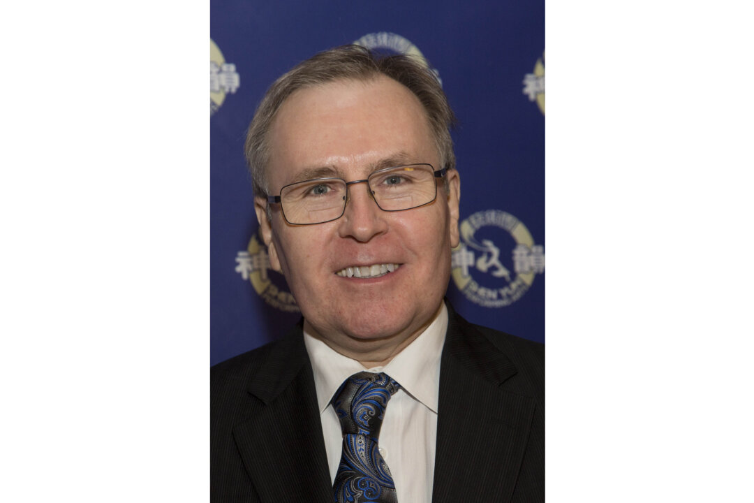Kitchener Centre member of Parliament Stephen Woodworth said Shen Yun Performing Arts carried wisdom from the ages and presented a true display of traditional virtues, distilling art and ideals that people have developed and acquired over thousands of years. (Evan Ning/Epoch Times)