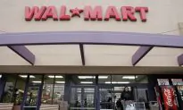 Police Searching for Suspects Who Tried to Kidnap Woman Near Walmart