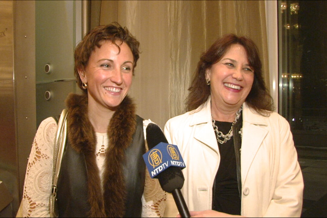 Anita Jelley and Laura Reed share their experience after watching Shen Yun Performing Arts at the Kennedy Center Opera House on Jan. 22. (Courtesy of NTD Television)