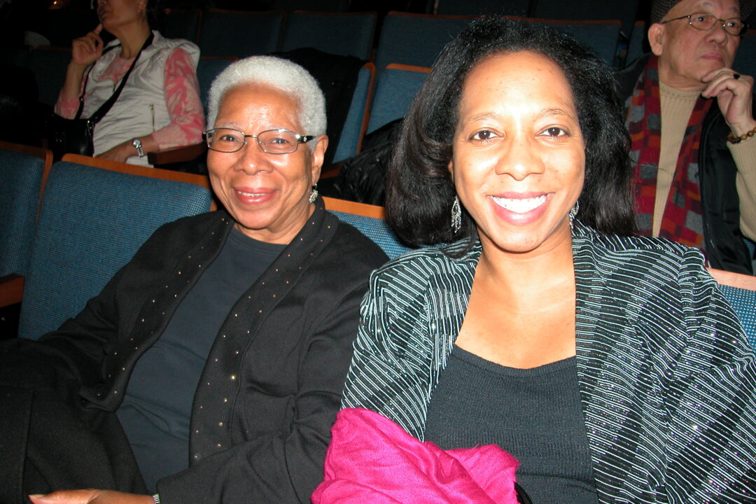 Financial planner Cynthia Hamlin enjoyed Shen Yun Performing Arts at Sony Centre on Thursday night, Jan. 23, 2014, with her mother, Cecelia. (Epoch Times)
