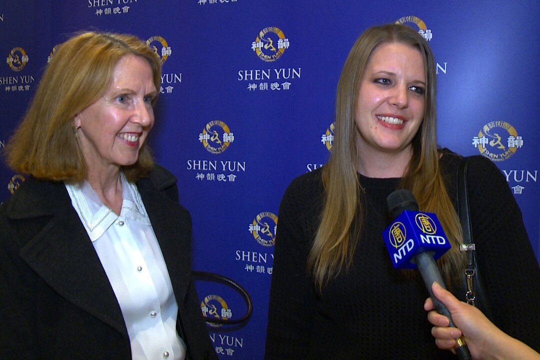 Sue O'Connell and Michelle O'Connell enjoy Shen Yun Performing Arts at Lincoln Center's David H. Koch Theater, on Jan. 17. (Courtesy of NTD Television) 