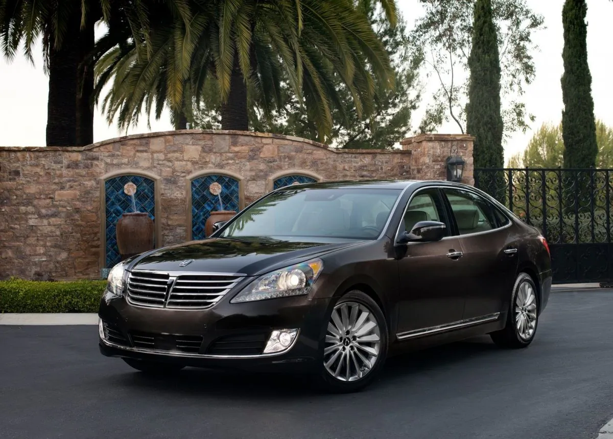 2014 Hyundai Equus (Courtesy of NetCarShow.com)