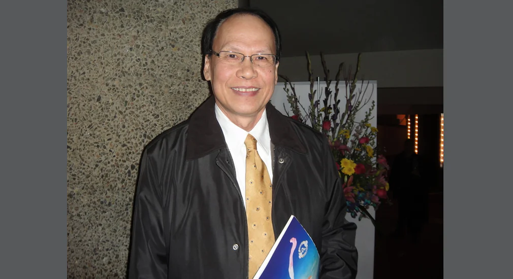 Dr. C.K. Liu, Representative of the Taipei Economic and Cultural Office (TECO) in Canada, enjoyed Shen Yun Performing Arts at the National Arts Centre on Saturday afternoon, Jan. 4, 2014. He praised the classical Chinese dance production as being superb, adding that it was a great blessing to see the performance. (Dai Sihui/Epoch Times)