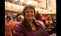 Vocalist: I Love All of Shen Yun