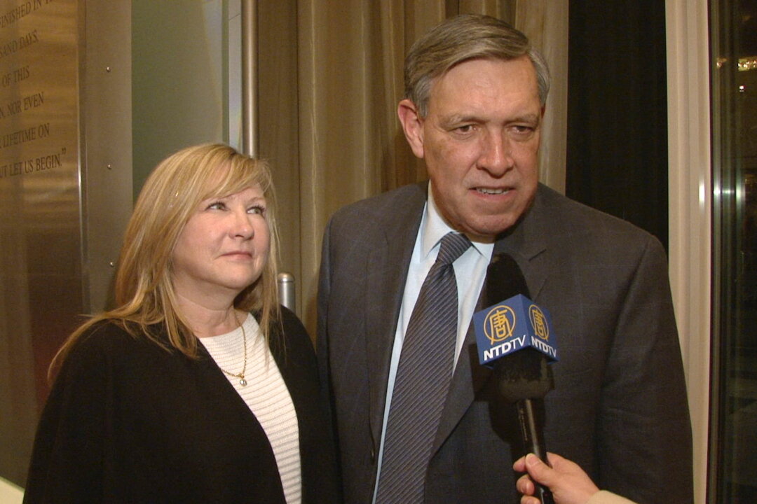 Cynthia and Scott Conrad enjoy an evening at Shen Yun Performing Arts at Washington's Kennedy Center, on Jan. 23. (Courtesy of NTD Television)